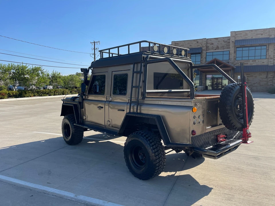 1992 Land Rover Defender 110 - Image 17 of 31
