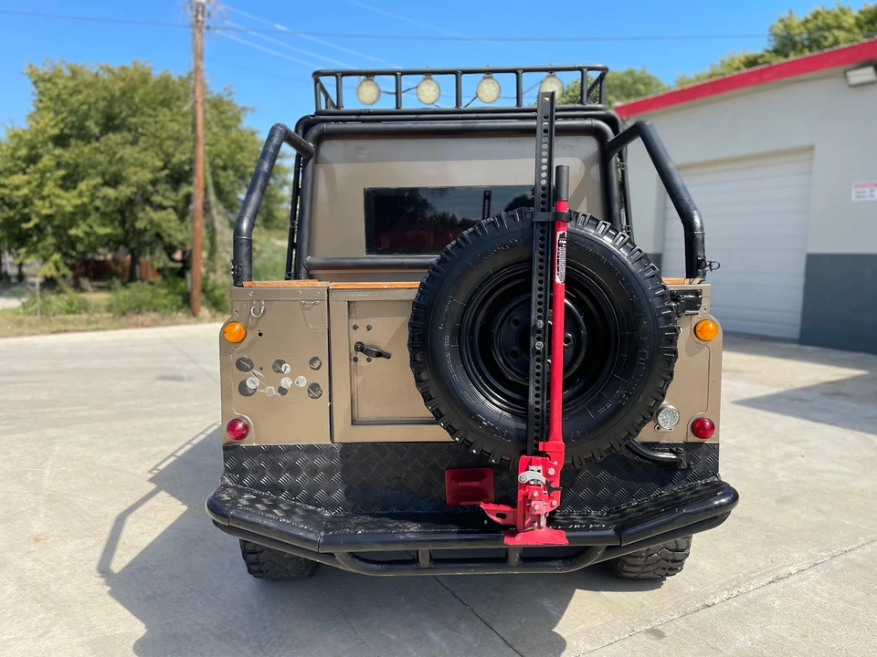 1992 Land Rover Defender 110 - Image 18 of 31