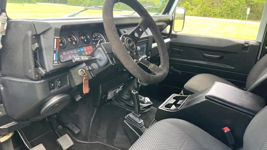 1992 Land Rover Defender 110 - Image 10 of 14