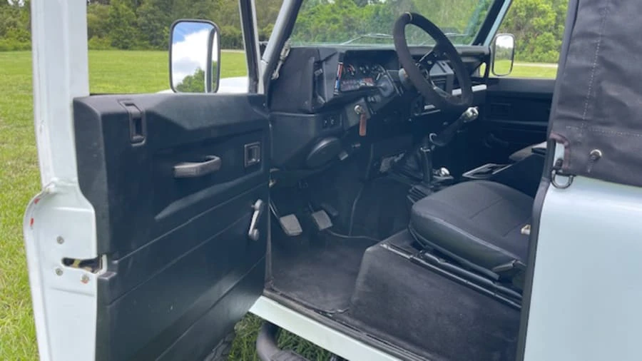 1992 Land Rover Defender 110 - Image 9 of 14