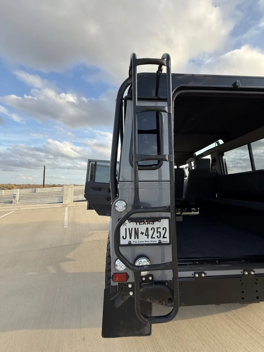 1992 Land Rover Defender 110 - Image 10 of 30