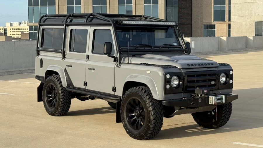 1992 Land Rover Defender 110 - Image 6 of 30