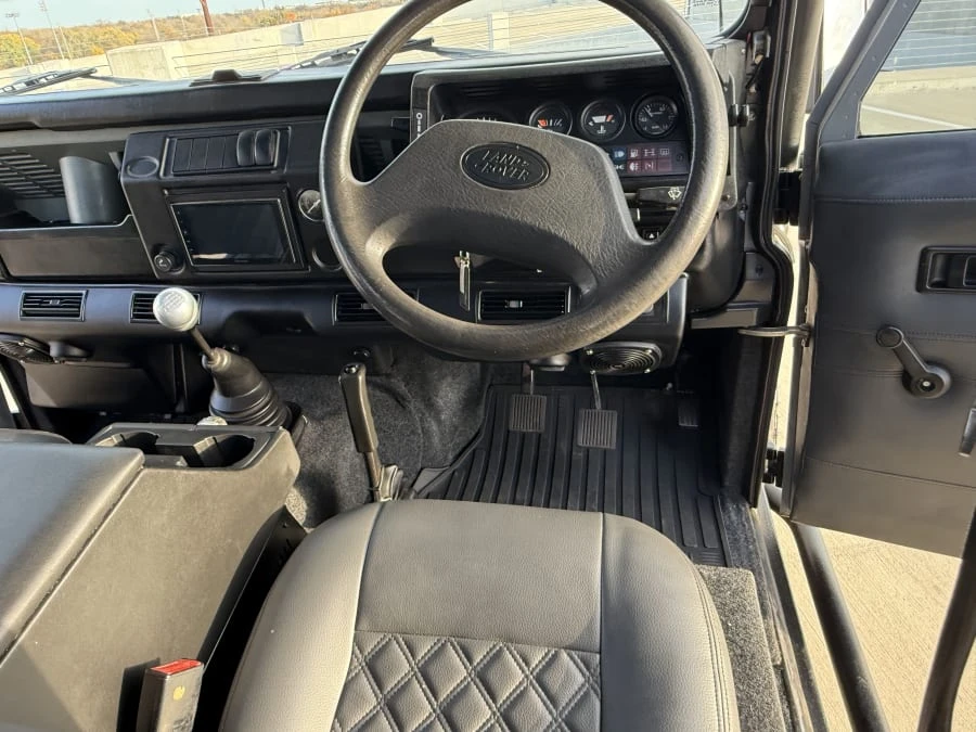 1992 Land Rover Defender 110 - Image 16 of 30