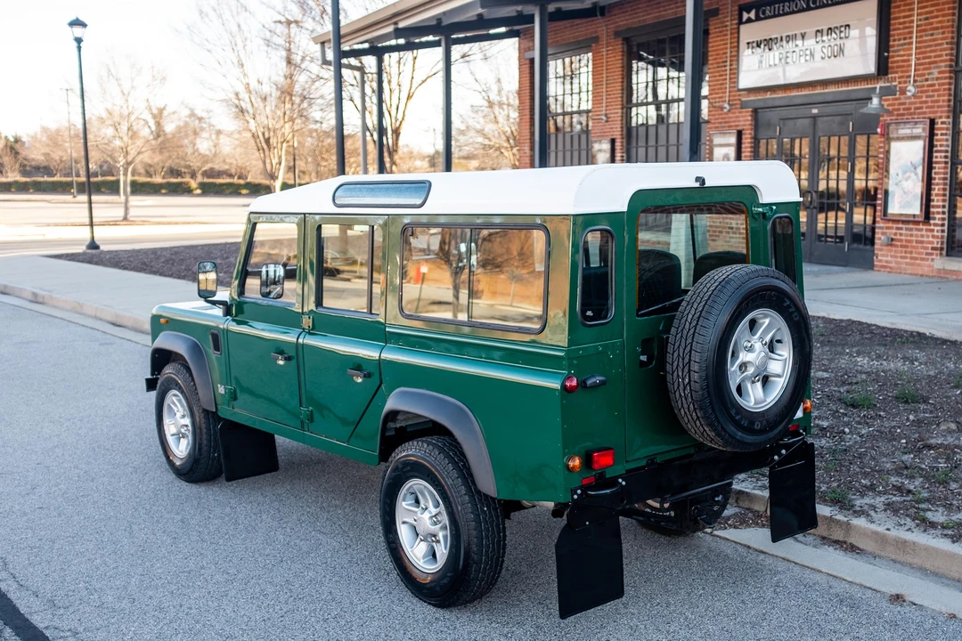 1992 Land Rover Defender 110 - Image 11 of 31