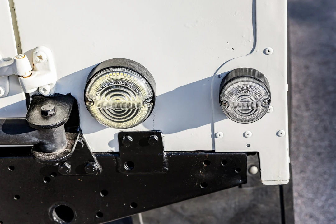 1992 Land Rover Defender 110 - Image 26 of 31