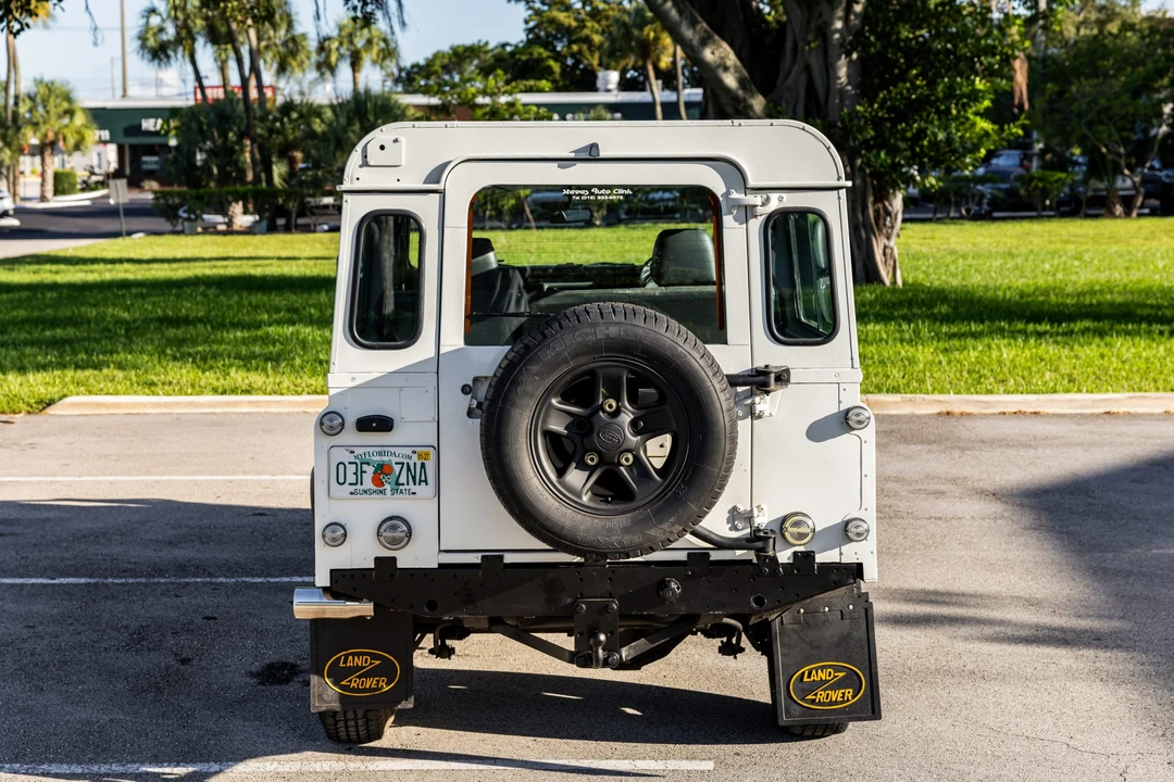 1992 Land Rover Defender 110 - Image 7 of 31