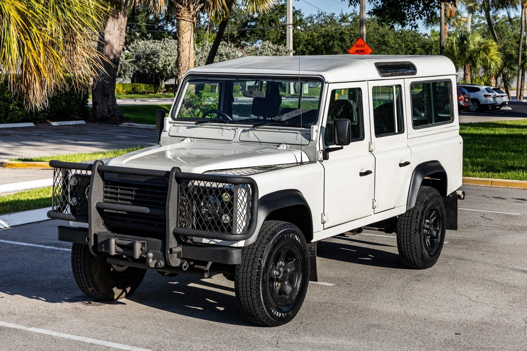 1992 Land Rover Defender 110 - Image 2 of 31