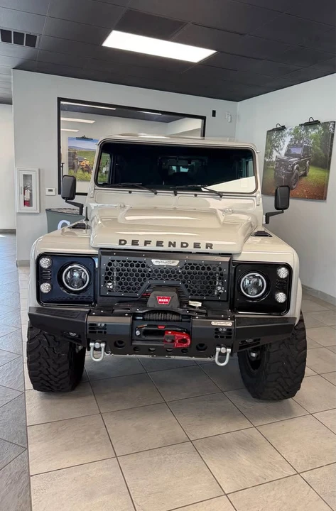 1992 Land Rover Defender 110 - Image 7 of 20