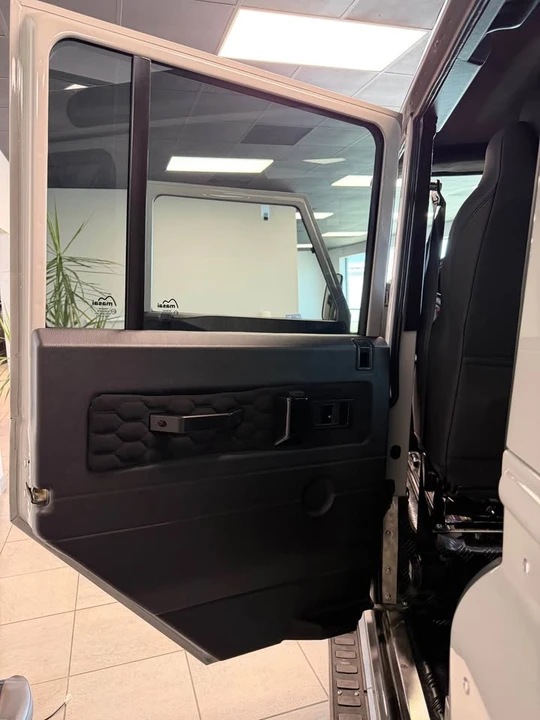 1992 Land Rover Defender 110 - Image 16 of 20