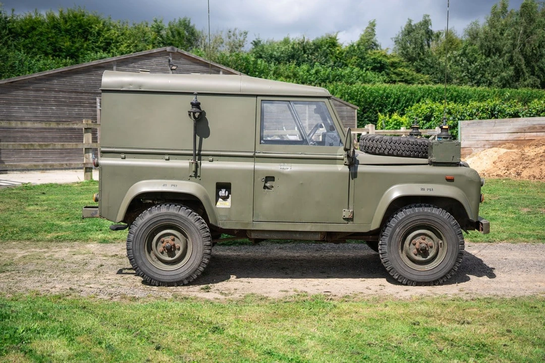 1992 Land Rover Defender 90 - Image 8 of 30