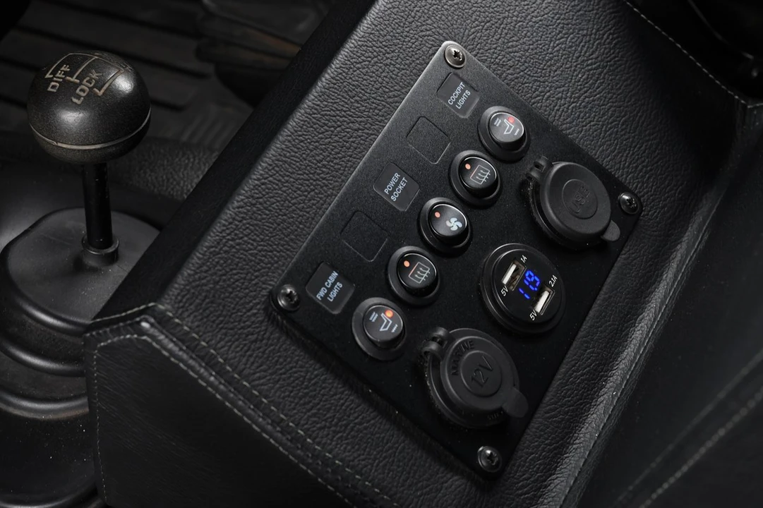 1992 Land Rover Defender 90 - Image 25 of 30