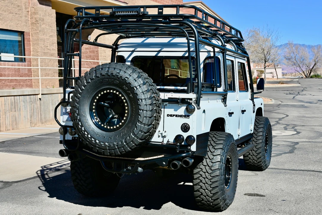 1992 Land Rover Defender 110 - Image 17 of 31