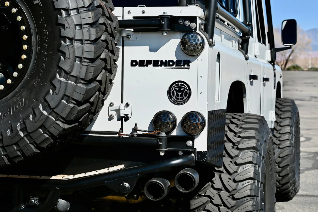 1992 Land Rover Defender 110 - Image 15 of 31