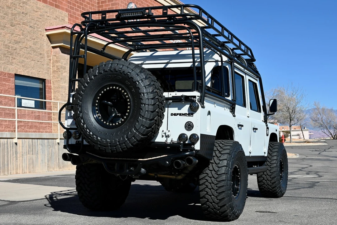 1992 Land Rover Defender 110 - Image 18 of 21
