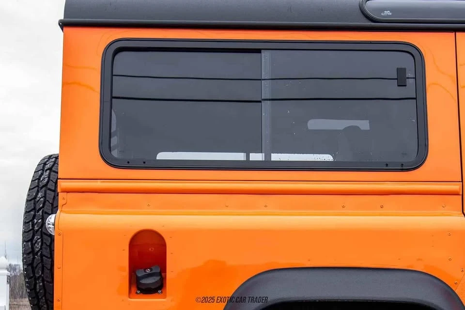 1992 Land Rover Defender 110 - Image 18 of 20