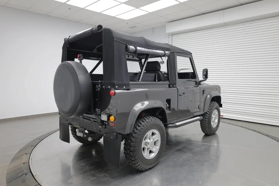 1992 Land Rover Defender - Image 6 of 18