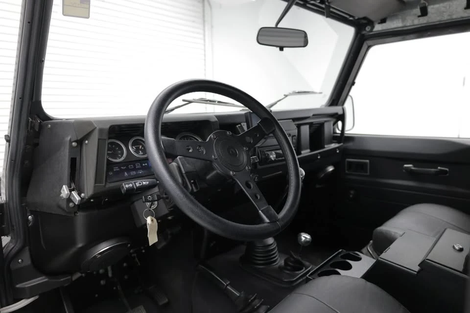 1992 Land Rover Defender - Image 9 of 18