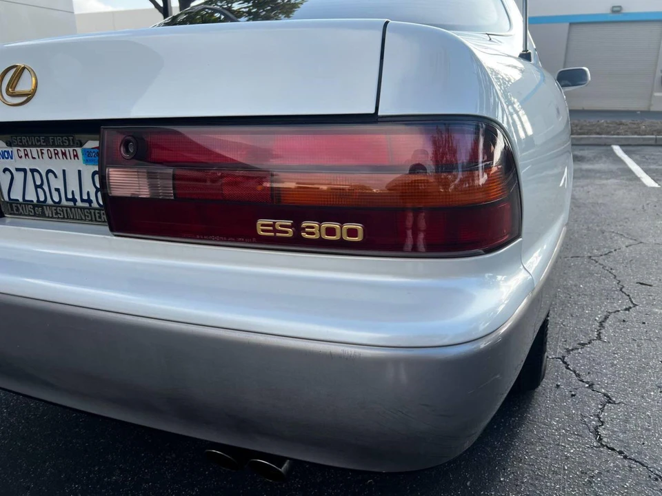 1992 Lexus ES 2nd Gen - Image 13 of 31