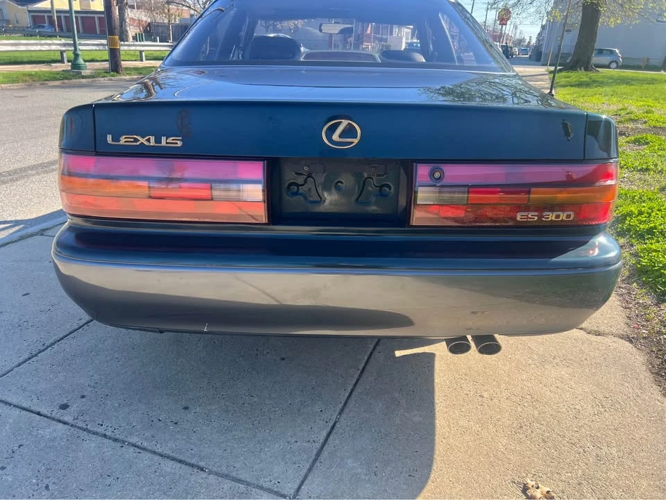 1992 Lexus ES 2nd Gen - Image 12 of 12