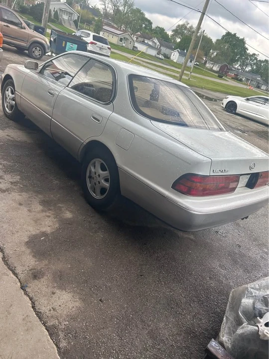 1992 Lexus ES 2nd Gen - Image 2 of 7