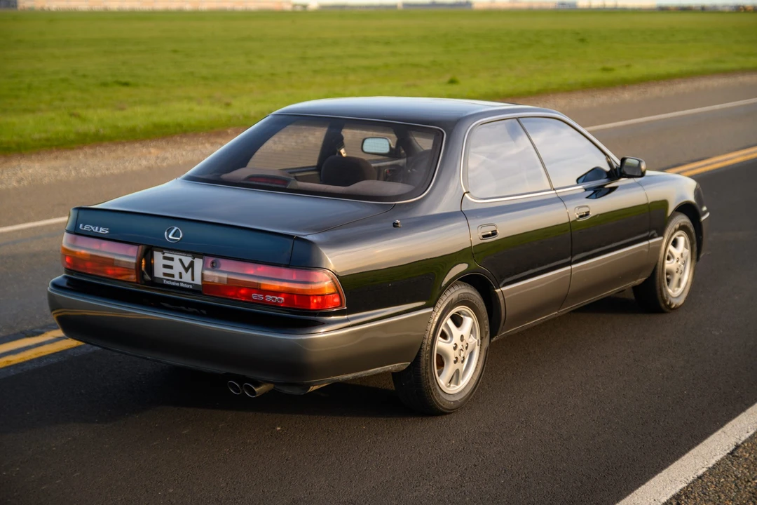 1992 Lexus ES 2nd Gen - Image 27 of 31