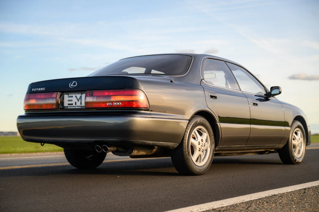 1992 Lexus ES 2nd Gen - Image 25 of 31