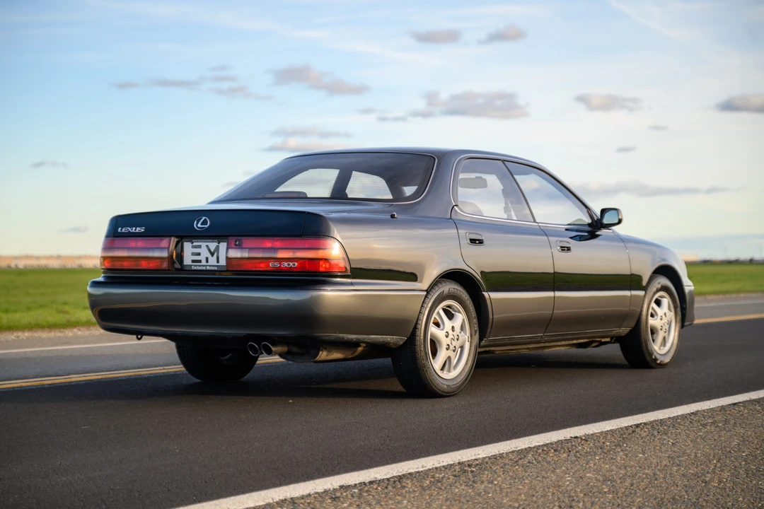 1992 Lexus ES 2nd Gen - Image 26 of 31