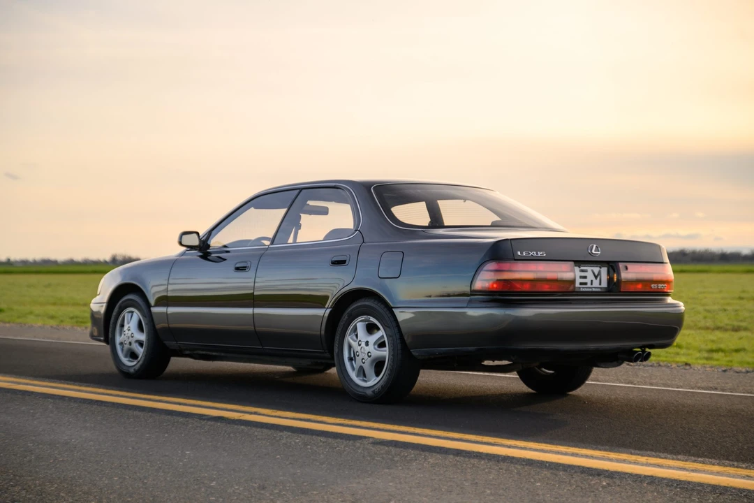 1992 Lexus ES 2nd Gen - Image 24 of 31