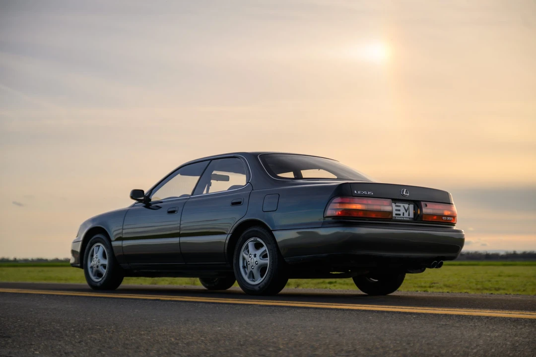 1992 Lexus ES 2nd Gen - Image 23 of 31