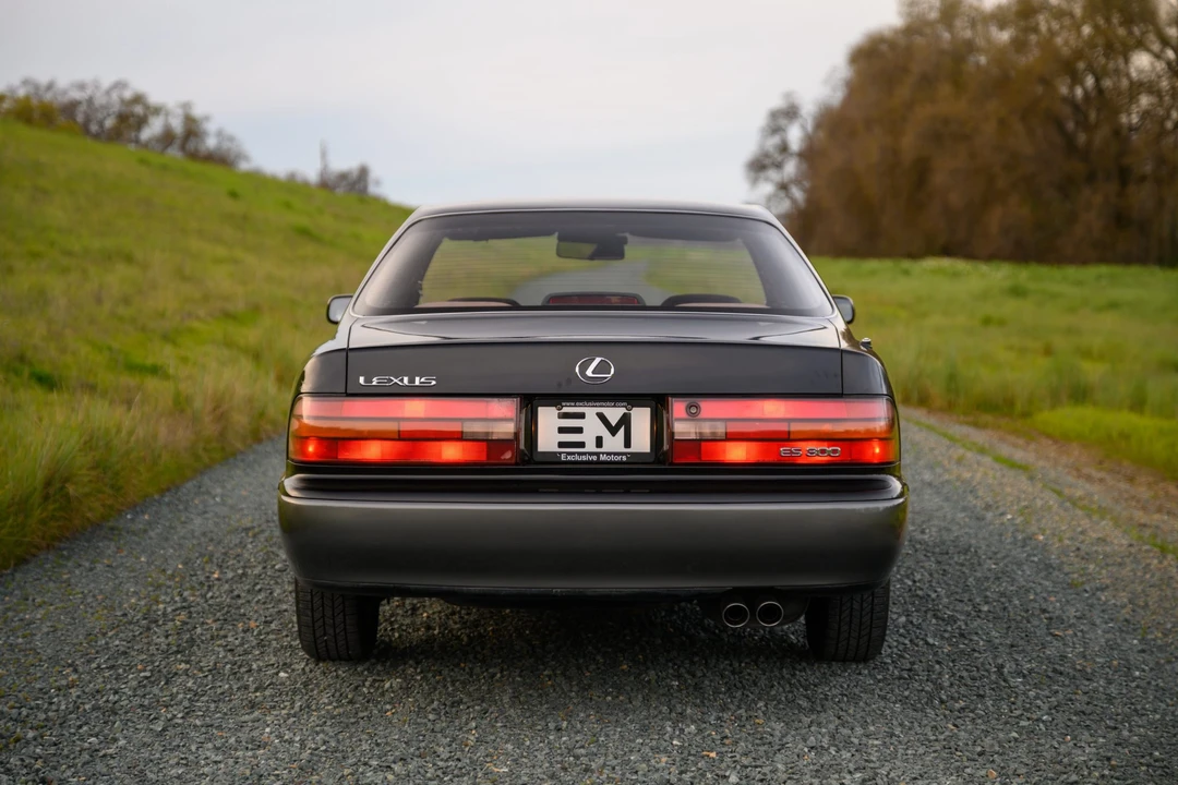 1992 Lexus ES 2nd Gen - Image 10 of 31