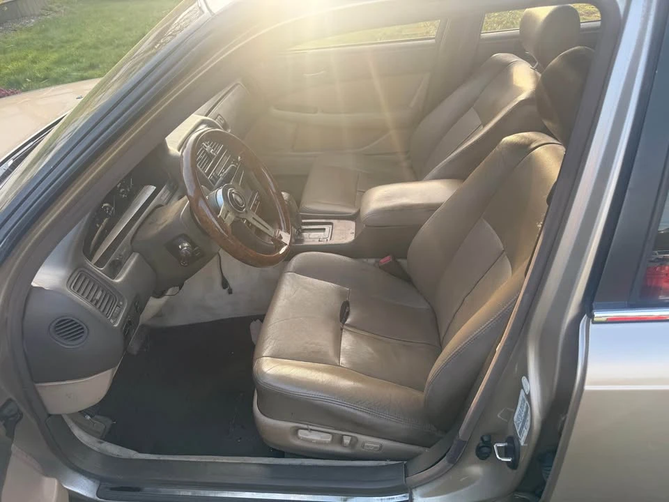 1992 Lexus LS 1st Gen - Image 6 of 7