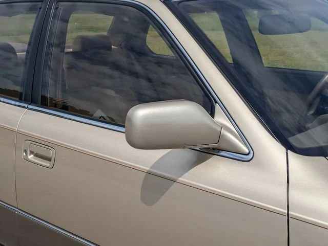 1992 Lexus LS 1st Gen - Image 12 of 13
