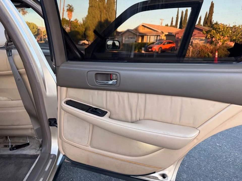 1992 Lexus LS 2nd Gen - Image 11 of 20