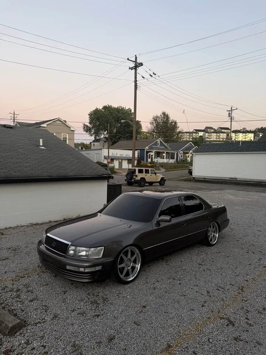 1992 Lexus LS 1st Gen - Image 2 of 6
