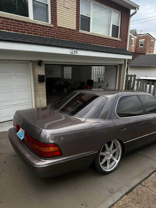 1992 Lexus LS 1st Gen - Image 2 of 2