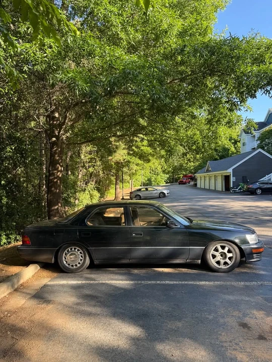 1992 Lexus LS 1st Gen - Image 2 of 9
