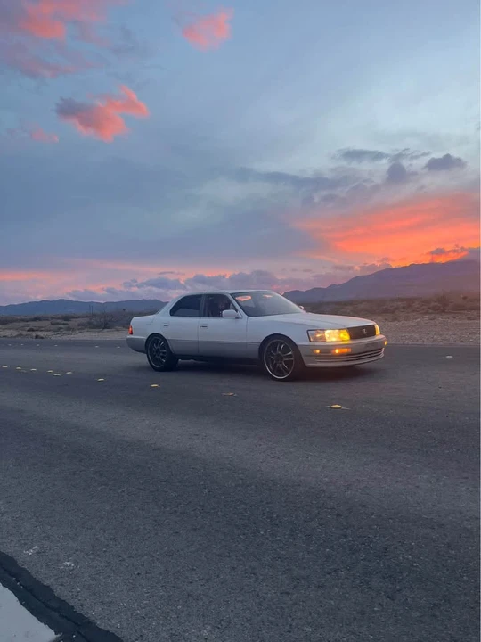 1992 Lexus LS 1st Gen - Image 2 of 6