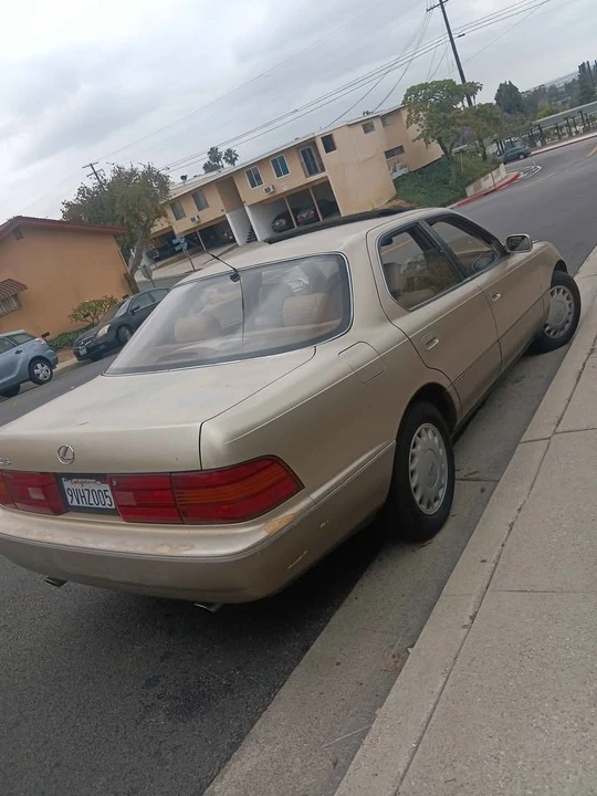 1992 Lexus LS 1st Gen - Image 5 of 9