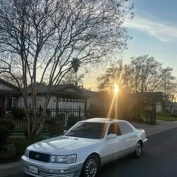 1992 Lexus LS 400 Sedan 4D
