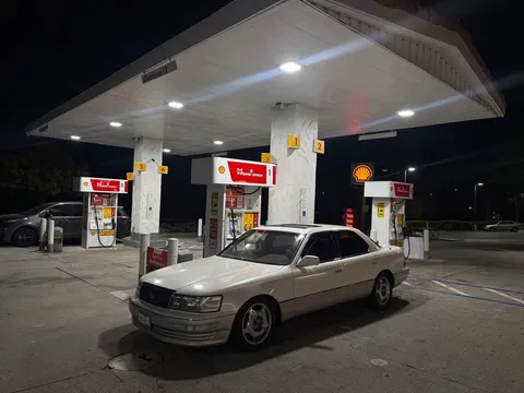 1992 Lexus LS 400 Sedan 4D