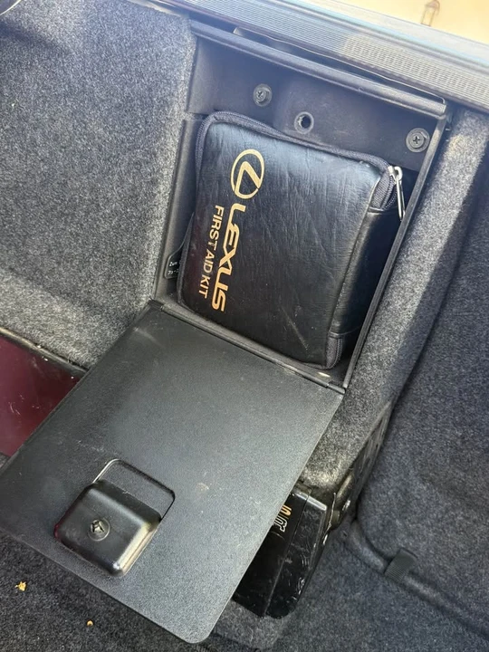 1992 Lexus LS 1st Gen - Image 15 of 17