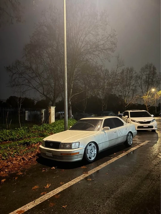 1992 Lexus LS 1st Gen - Image 2 of 5