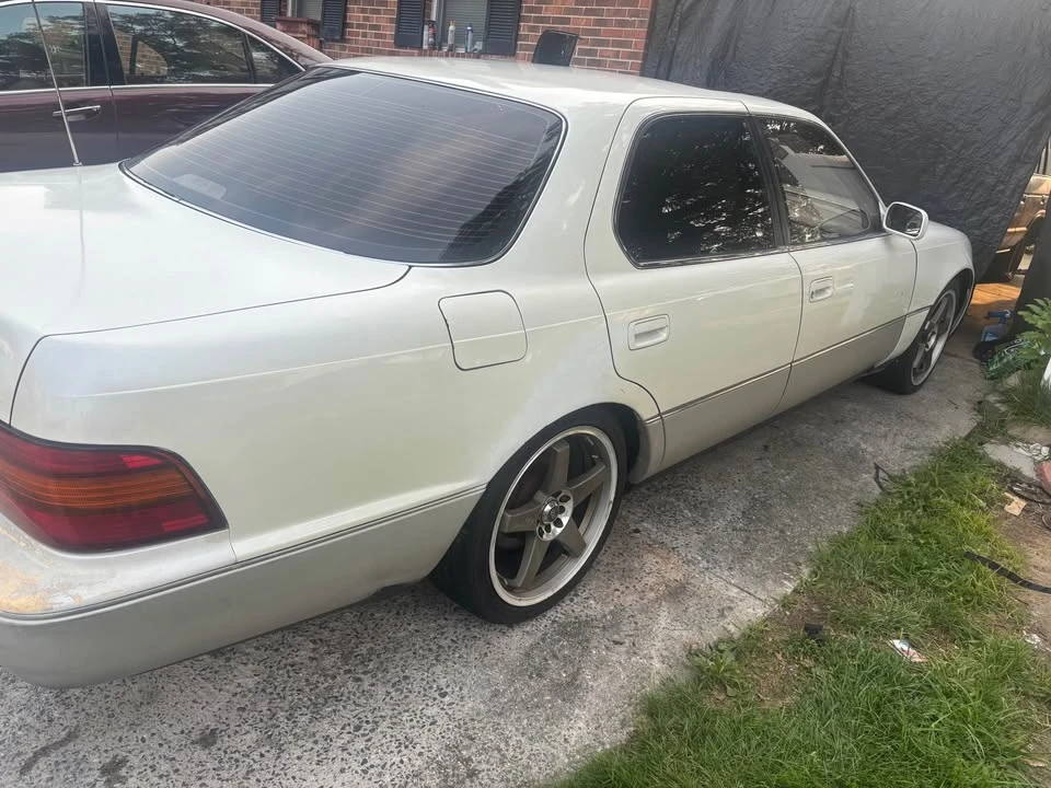 1992 Lexus LS 1st Gen - Image 5 of 11