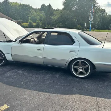 1992 Lexus LS 400 Sedan 4D