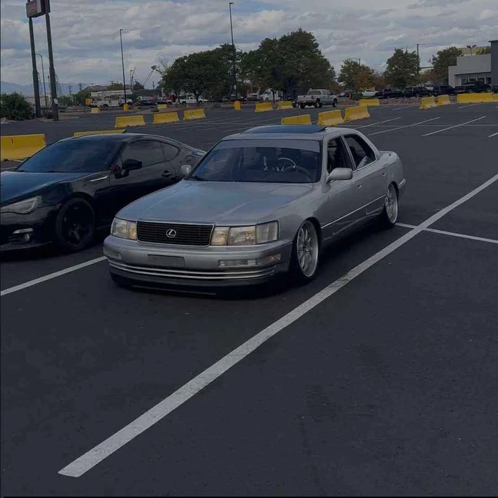 1992 Lexus LS 1st Gen - Image 9 of 10