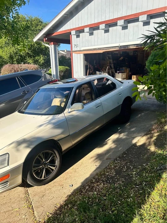1992 Lexus LS 1st Gen - Image 2 of 4