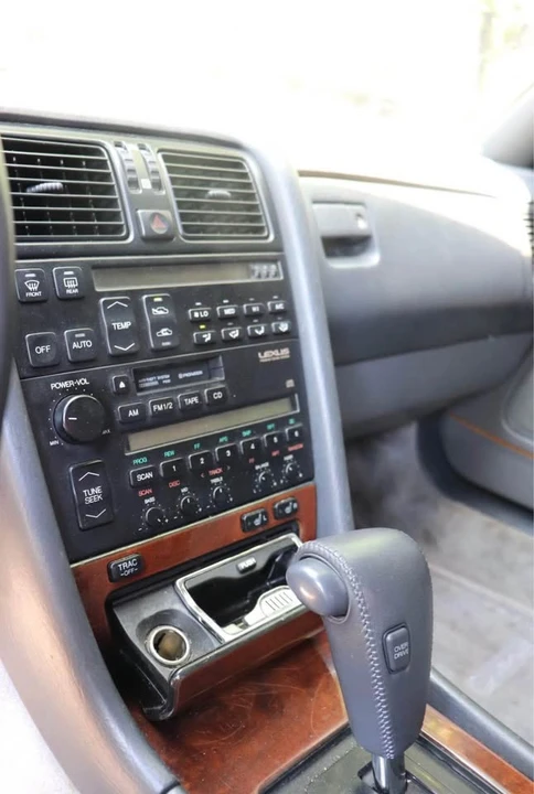 1992 Lexus LS 1st Gen - Image 9 of 14