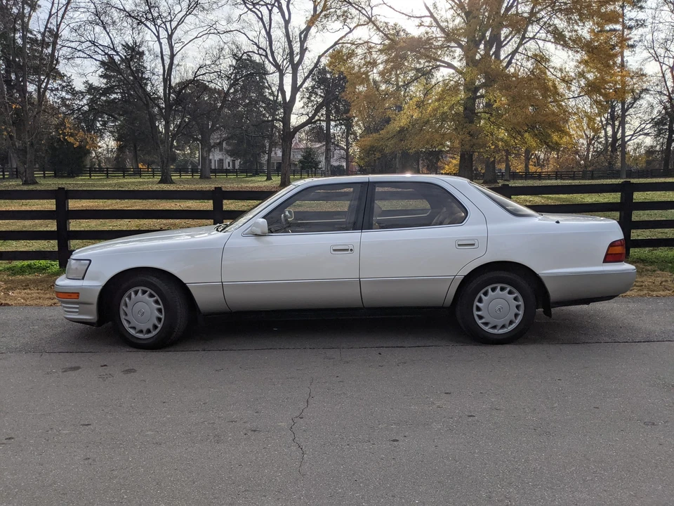 1992 Lexus LS 1st Gen - Image 9 of 31
