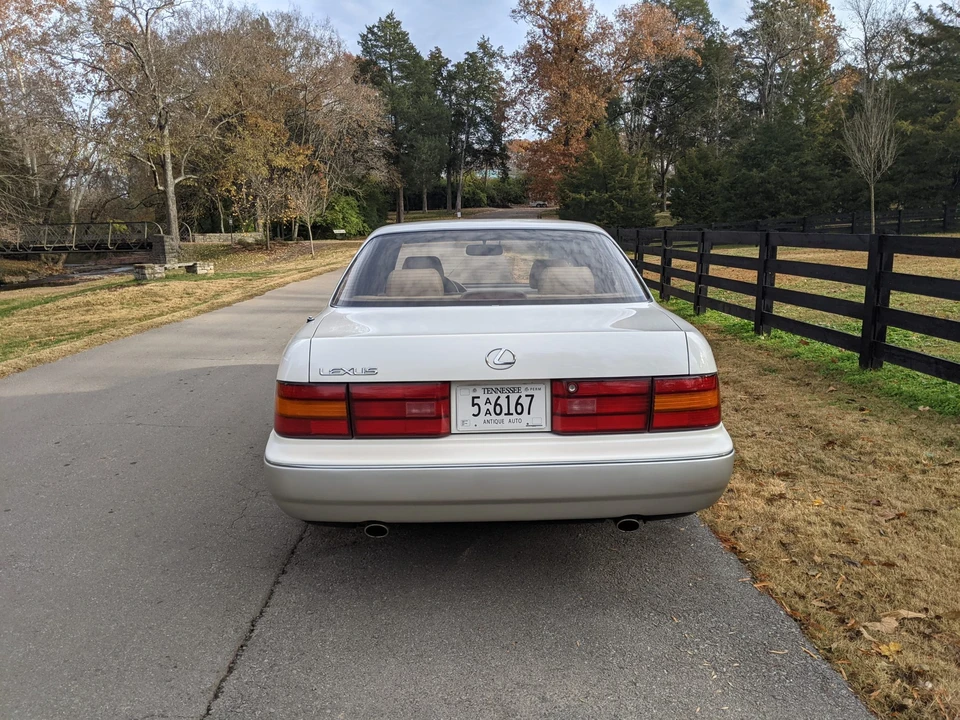 1992 Lexus LS 1st Gen - Image 13 of 31