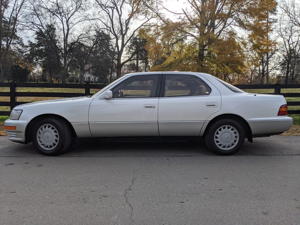 1992 Lexus LS 1st Gen - Image 8 of 31